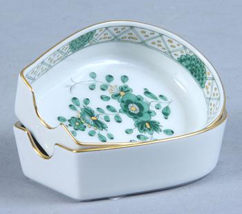 VAS samt ASKFAT, 2 st, porslin, Meissen.