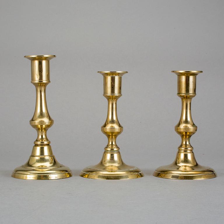 LJUSSTAKAR, 6 st, mässing, 1800-talets andra hälft.