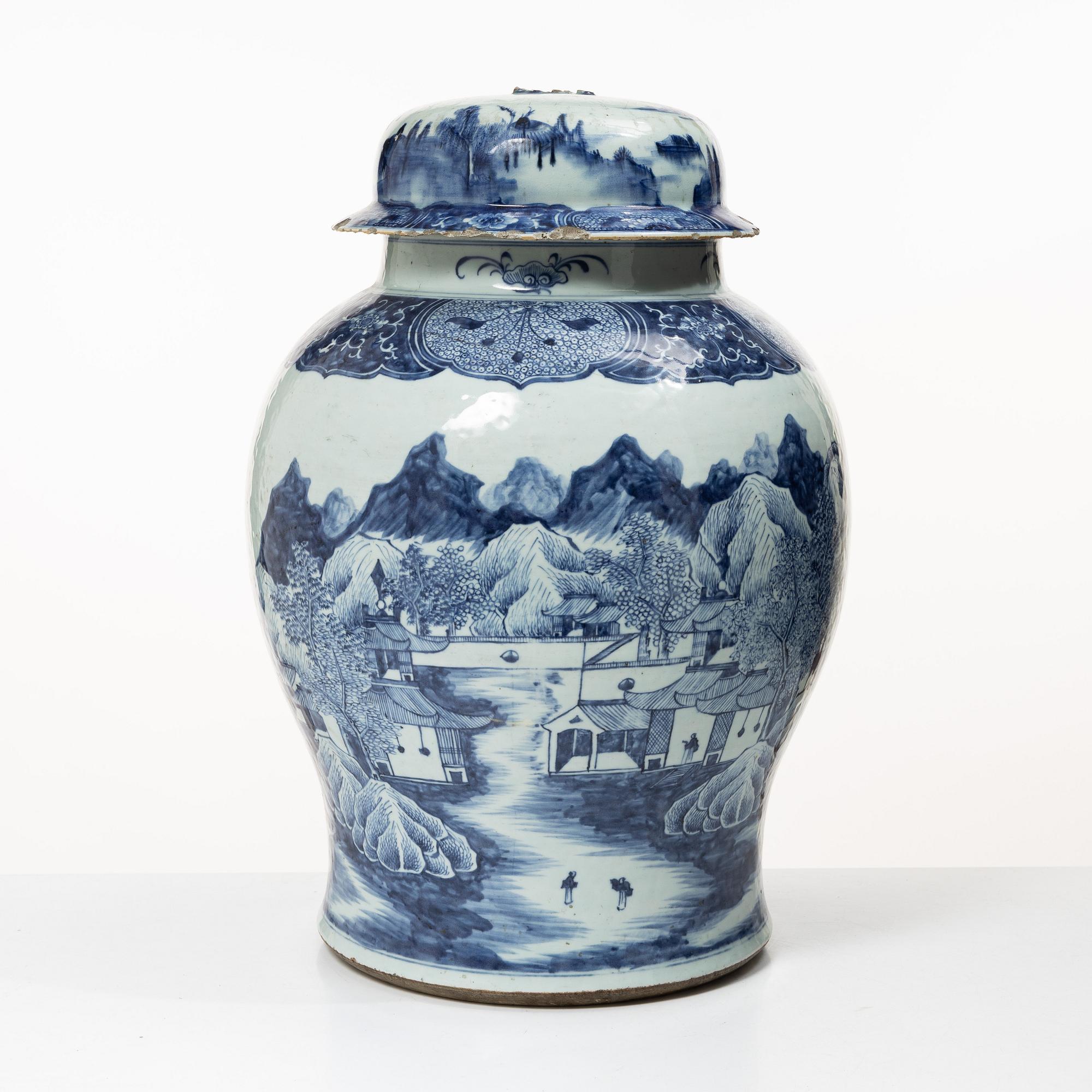 A large blue and white export porcelain urn with cover, China, Qianlong (1736-95).