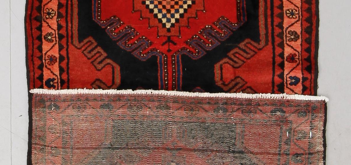 MATTA, galleri, Malayer, ca 312 x 105 cm.