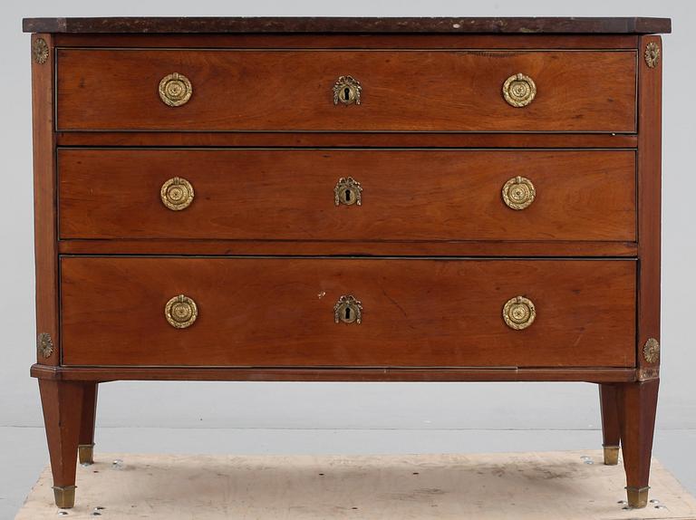 BYRÅ, sengustaviansk, 1800-talets första hälft.