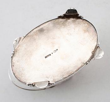 SOCKERSKRIN, silver, Åkerman, Stockholm 1820. Vikt ca 544 gram.