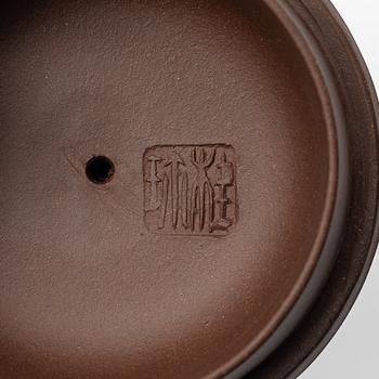 Zhou Guizhen, A yixing teapot, 1980s.