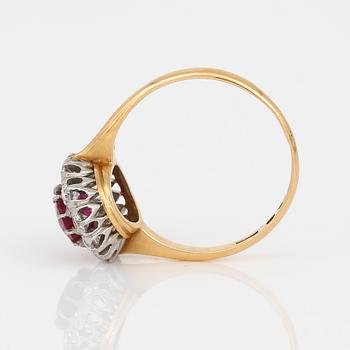 RING, 18K guld med ovalslipad rubin, ca 0,93 ct och  diamanter, tot ca 0,54 ct, Stockholm, 1936. Total vikt ca 2,66 g.