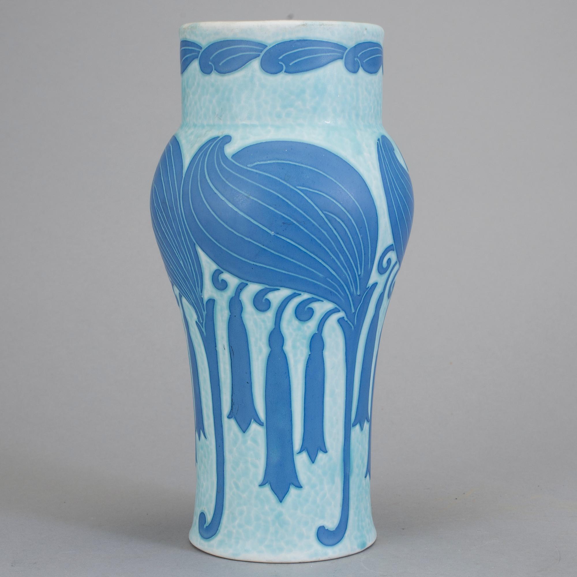 VAS, flintgods, sgrafitto, Josef Ekberg, Gustavsberg, signerad och daterad 1925.