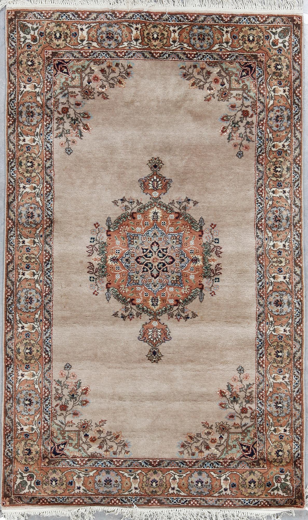 MATTA, orientalisk, 218x134 cm.