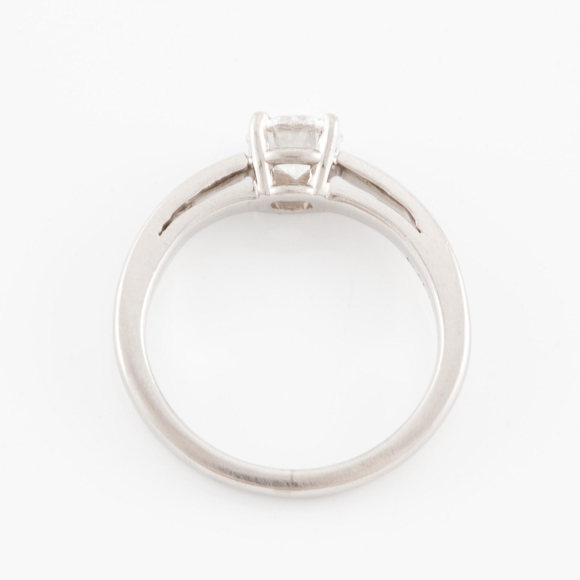 Ring, platinum with brilliant-cut diamond, approx. 0.70 ct.
