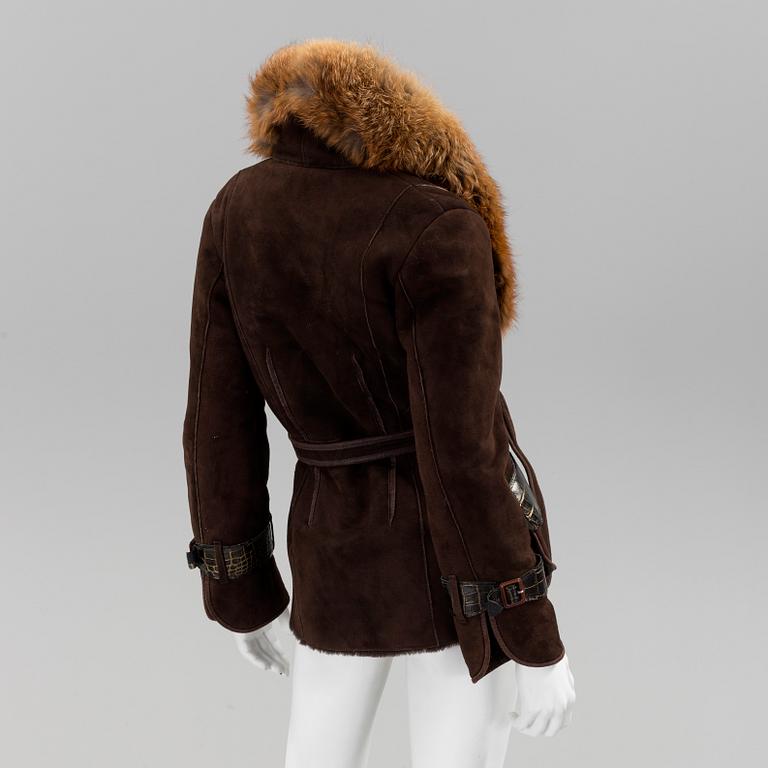 A fur and leather jacket by Amoress, in size app 36.