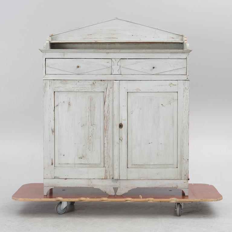 Sideboard.