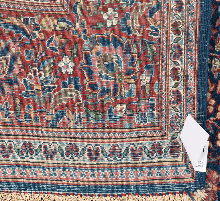 RUG semi-antique Kashan 205,5 x 132,5 cm.