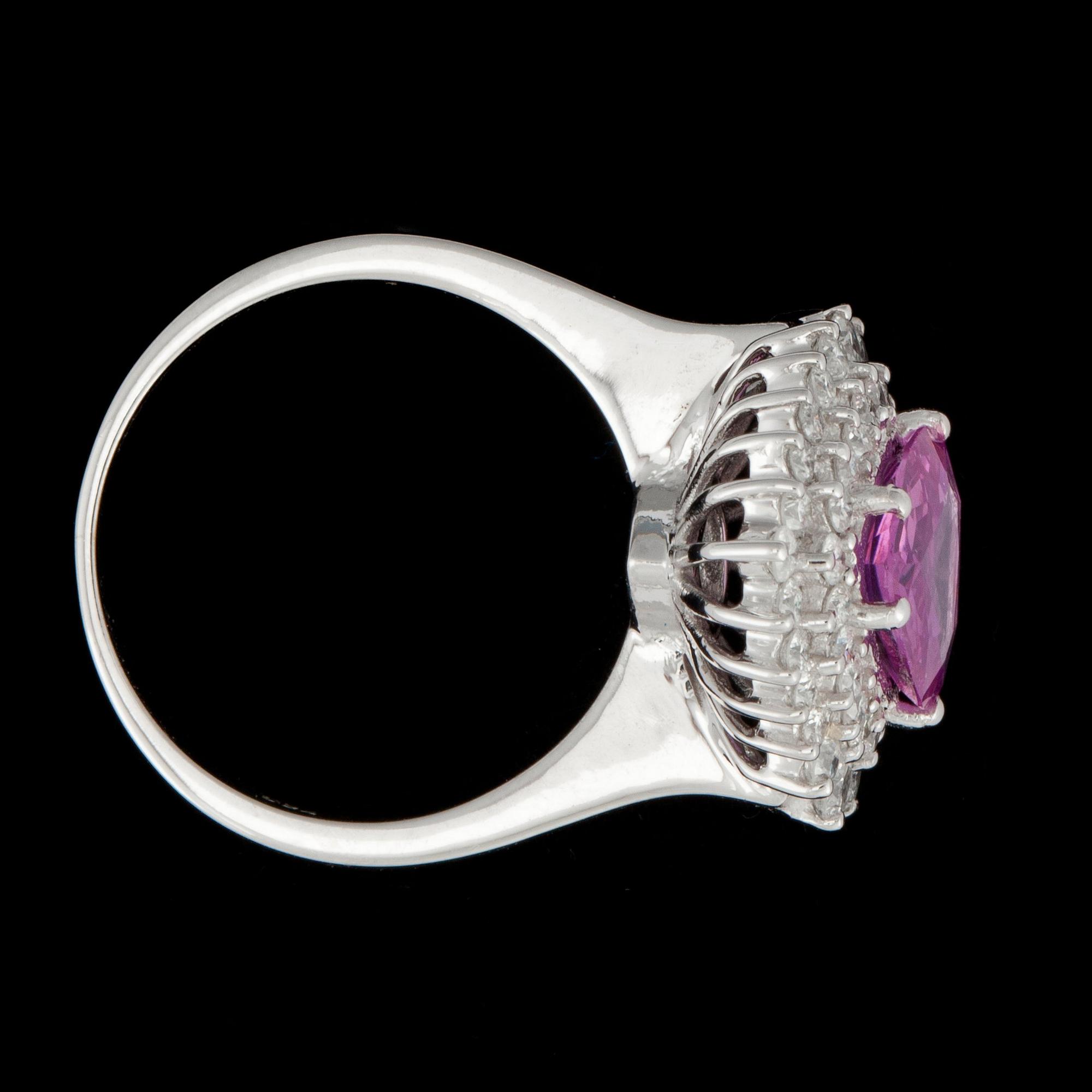RING med hjärtformad naturlig rosa safir totalt ca 2.10 ct samt diamanter totalt 1.12 ct.