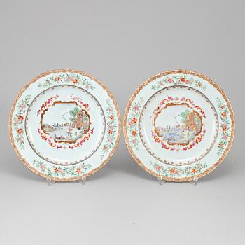 A pair of famille rose plates, Qing dynasty, Qianlong (1736-95).