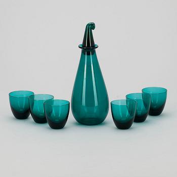 KARAFF samt GLAS, 6 st, grönt glas, Nanny Still, formgivna 1950.
