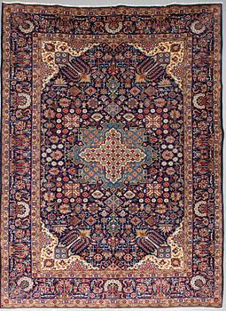 A CARPET, Najafabad, 398 x 285 cm.