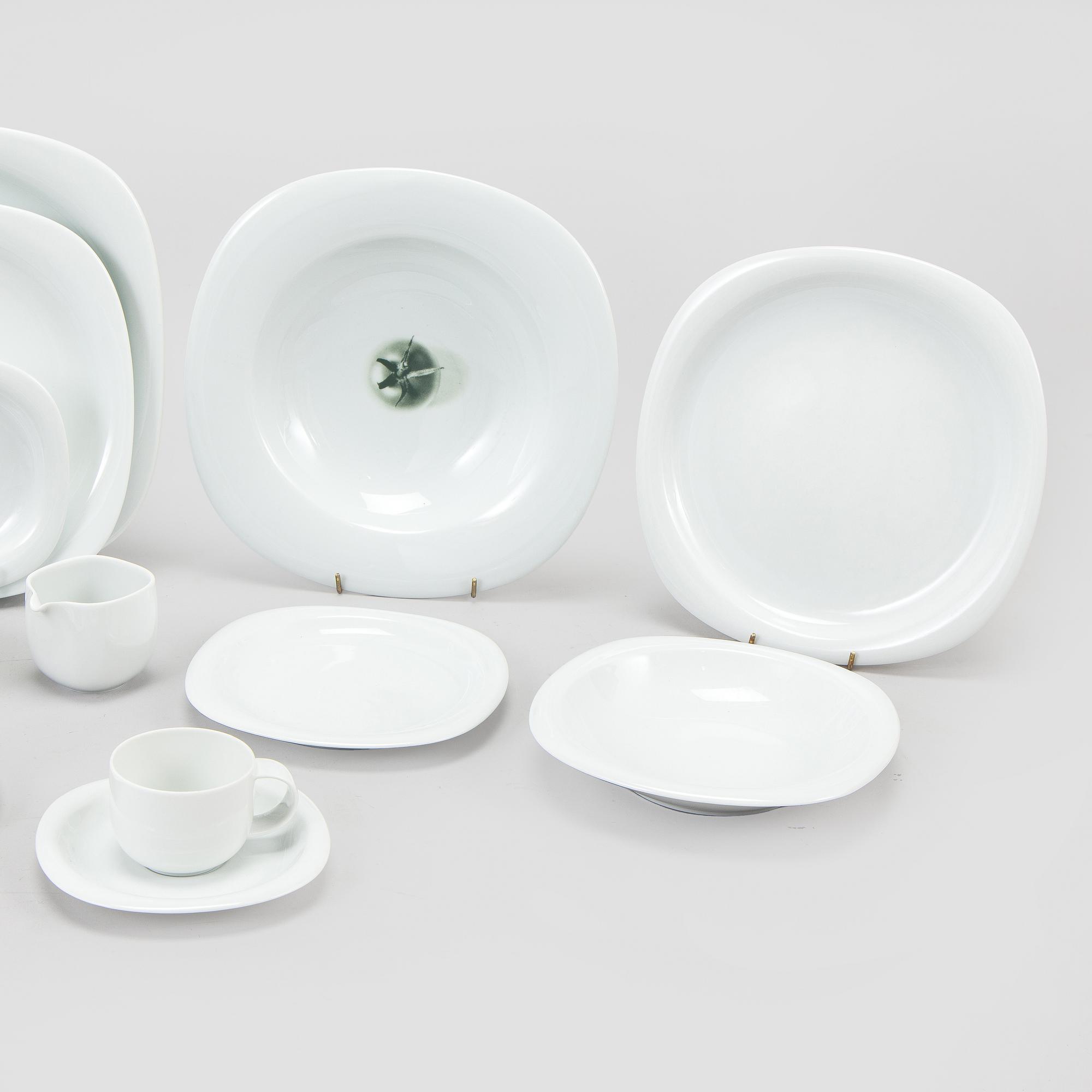 Timo Sarpaneva, Servis 87 delar, porslin, "Suomi", Rosenthal Studio-linie, Formgiven 1974.