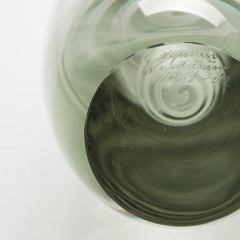 Gunnel Nyman, vas, "Serpentin", signerad G. Nyman, Nuutajärvi Notsjö -59.