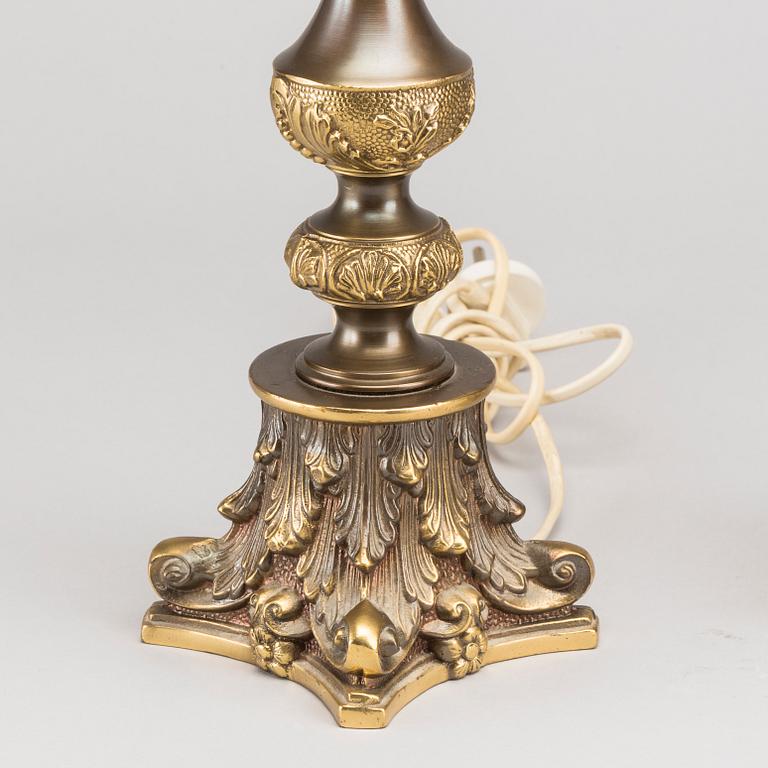 A PAIR OF BARQUE STYLE TABLE LAMPS, SECOND HALF OF 20TH CENTURY.