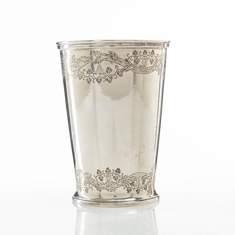 A silver beaker, mark Titulo and 916, Portugal 20th century.