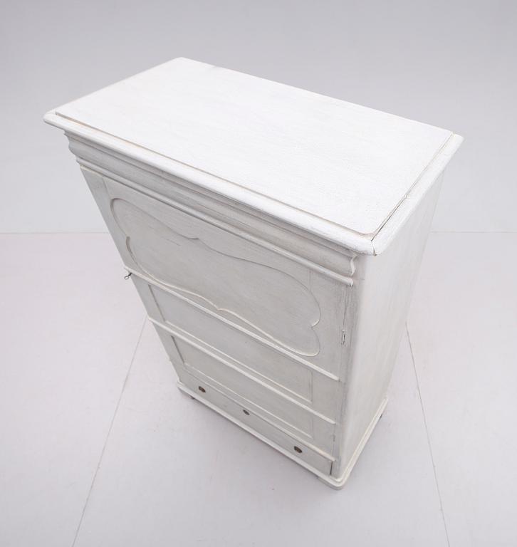 KLÄDSKÅP, 1800-talets andra hälft.