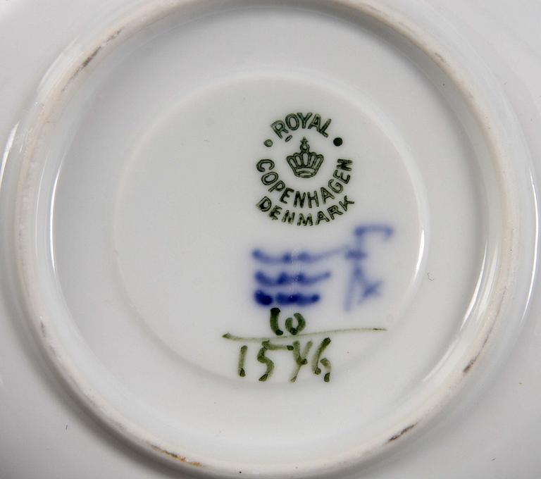 SERVISDELAR, ca 50 delar, porslin. "Blå Blomst", Royal Copenhagen.