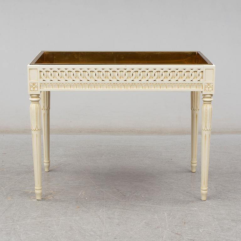 A late 20th century gustavian style flower stand.
