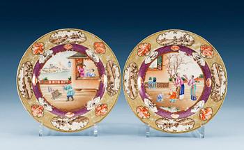 1399. TALLRIKAR, två stycken, kompaniporslin. Qing dynastin, Qianlong (1736-95), ca 1795.