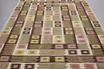 Märta Måås-Fjetterström, MATTO, "Nyponblomman", flat weave, ca 308 x 198 cm, signed AB MMF.