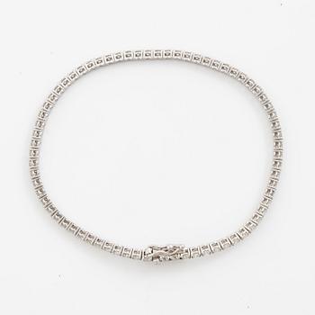Tennis bracelet 18K white gold with brilliant-cut diamonds.