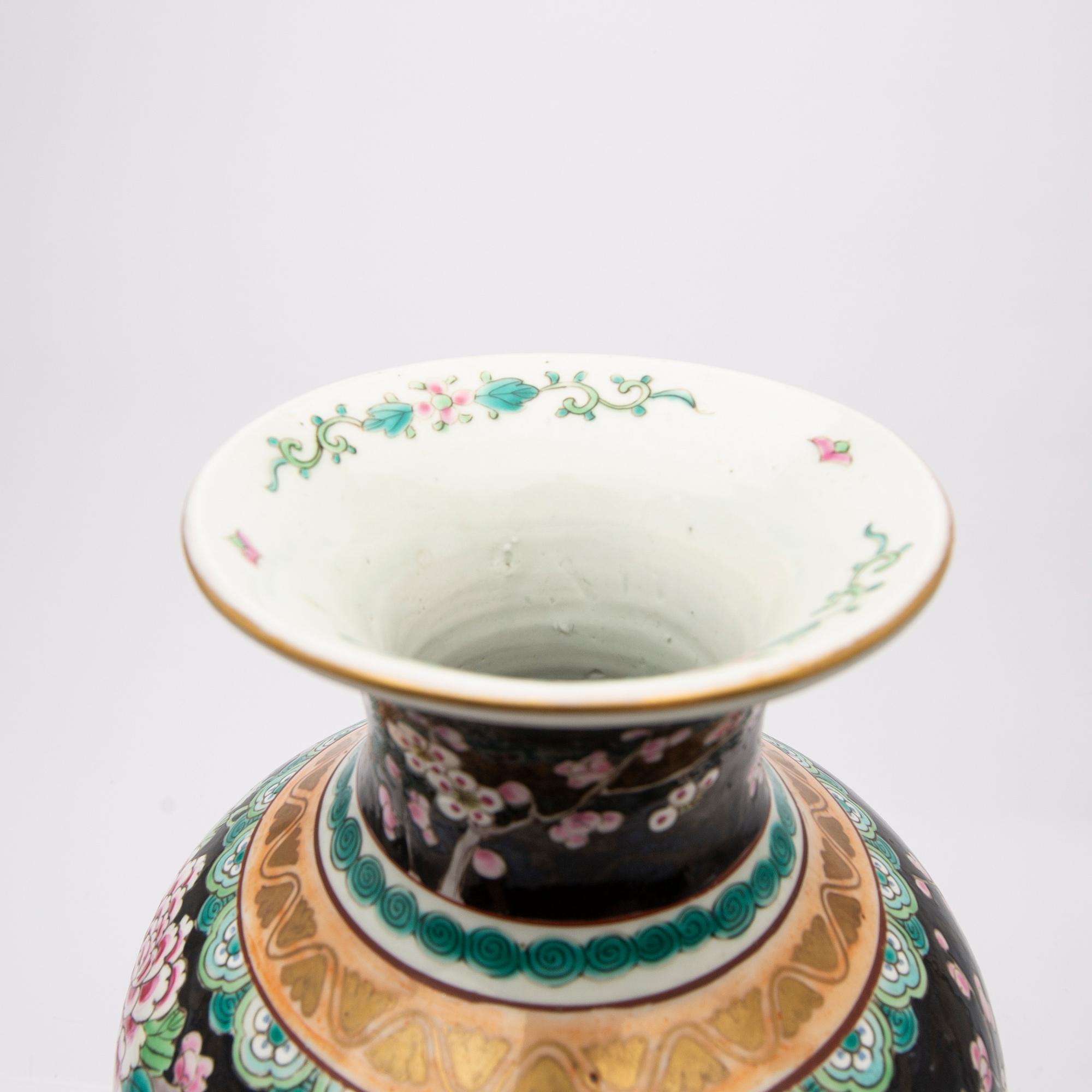 Plate and vase, Famille Verte, China, early 20th century.