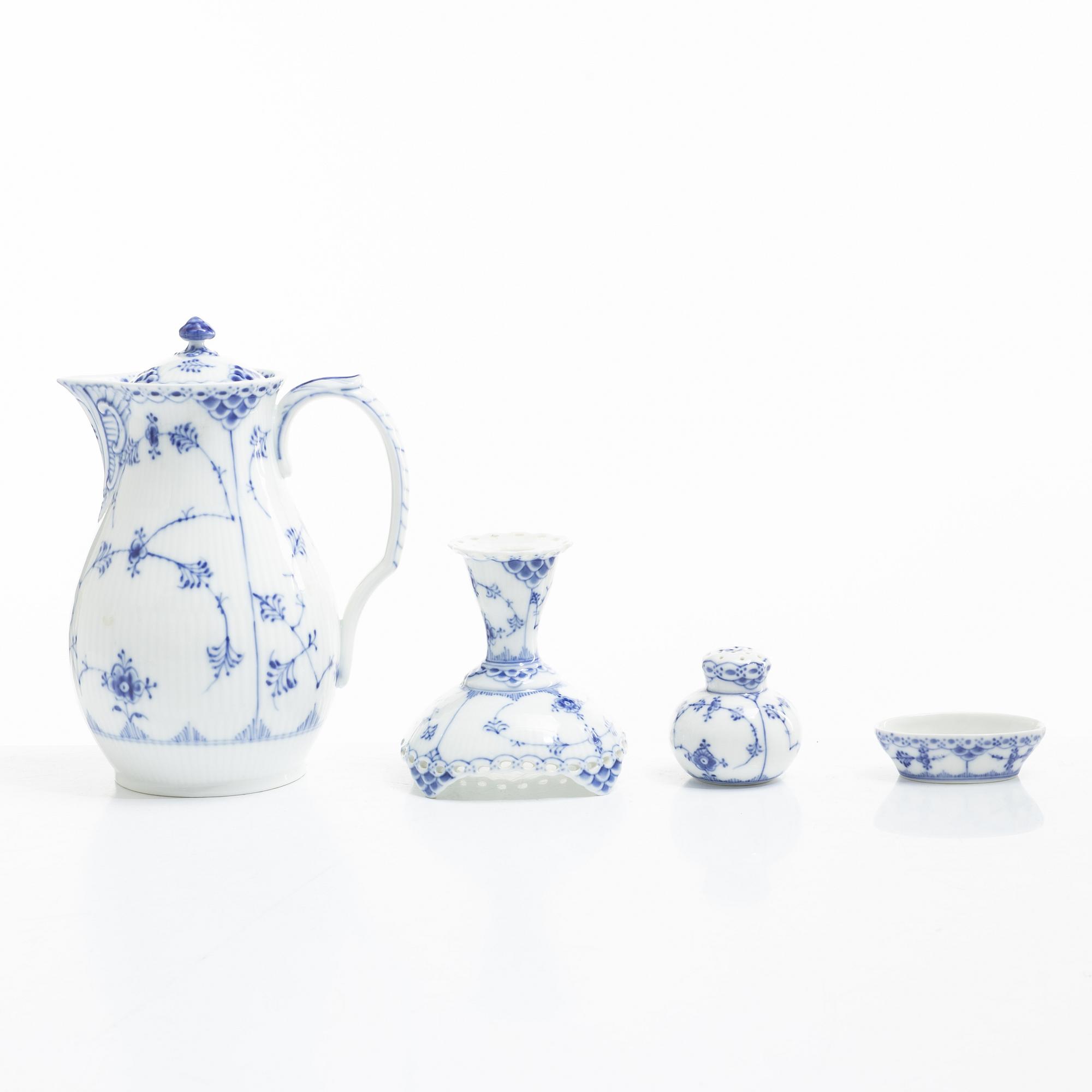 Royal Copenhagen, 27 service pieces, 'Blue Fluted', Denmark.