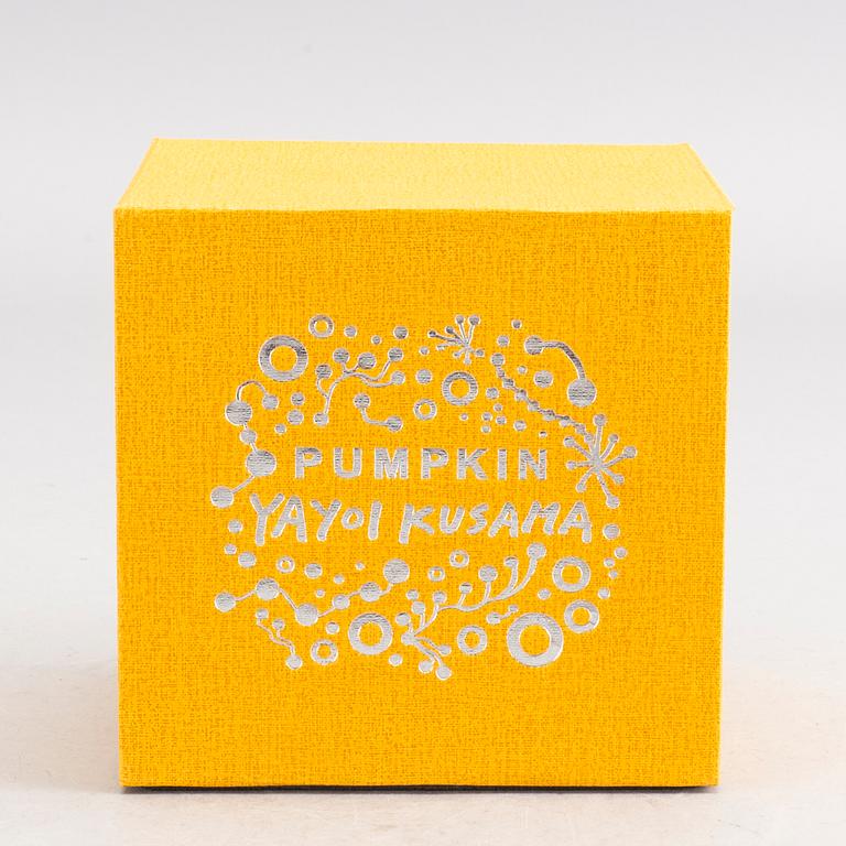 YAYOI KUSAMA, efter, objekt/multipel, "Pumpkin", utgiven av Benesse Holdings Inc., Naoshima, Japan, 2013. Stämplad.