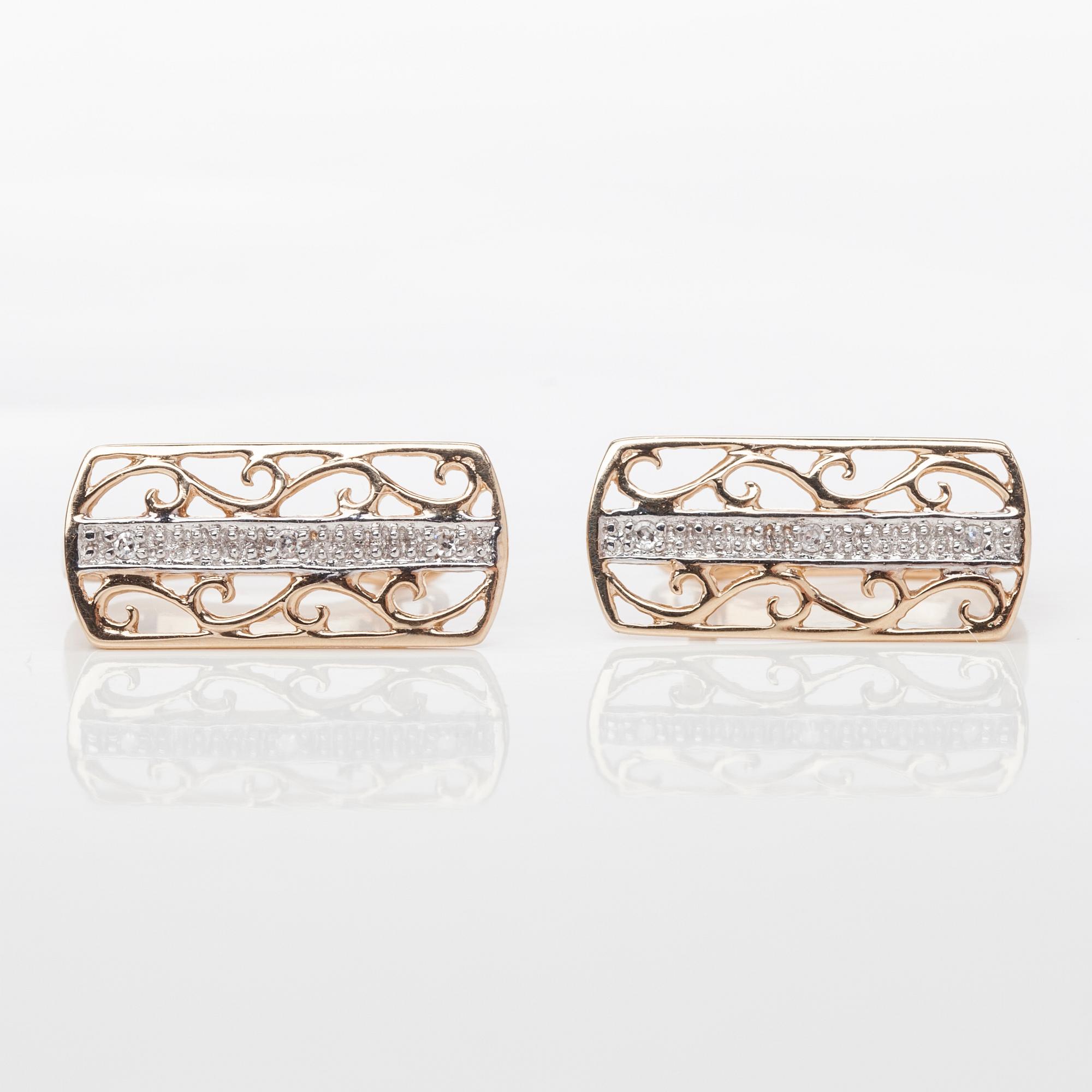 ÖRHÄNGEN, 14K guld, 6 små diamanter 0,03 ct. Vikt 2,0 g.