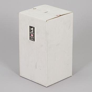 Eero Aarnio, pöytävalaisin, "Nukkumatti, Melaja Oy 2010.