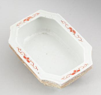 YTTERFODER, porslin, Kina, 1900-talets första hälft.