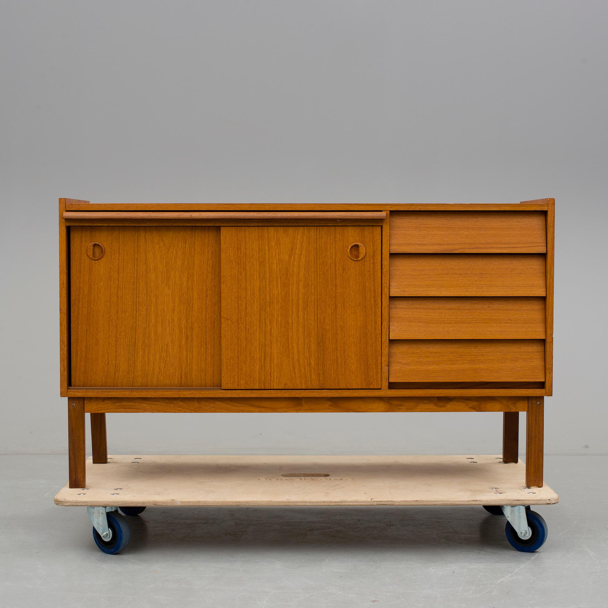 SIDEBOARD, teak, 1960-tal.