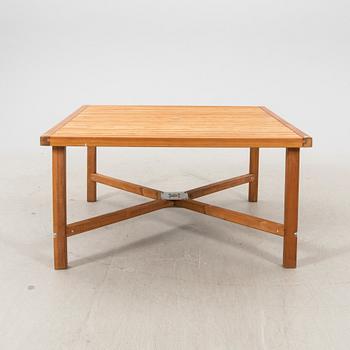Elsa Stackelberg, a pine table, fri Form, 20th  Century latter part.