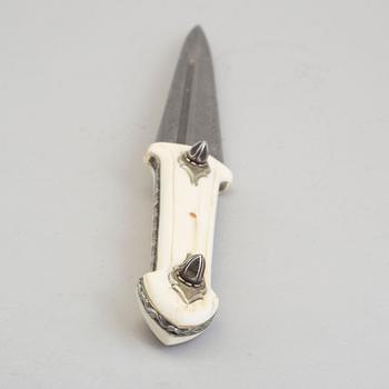 A kindjal shaped knife by Adrzej Rybak.