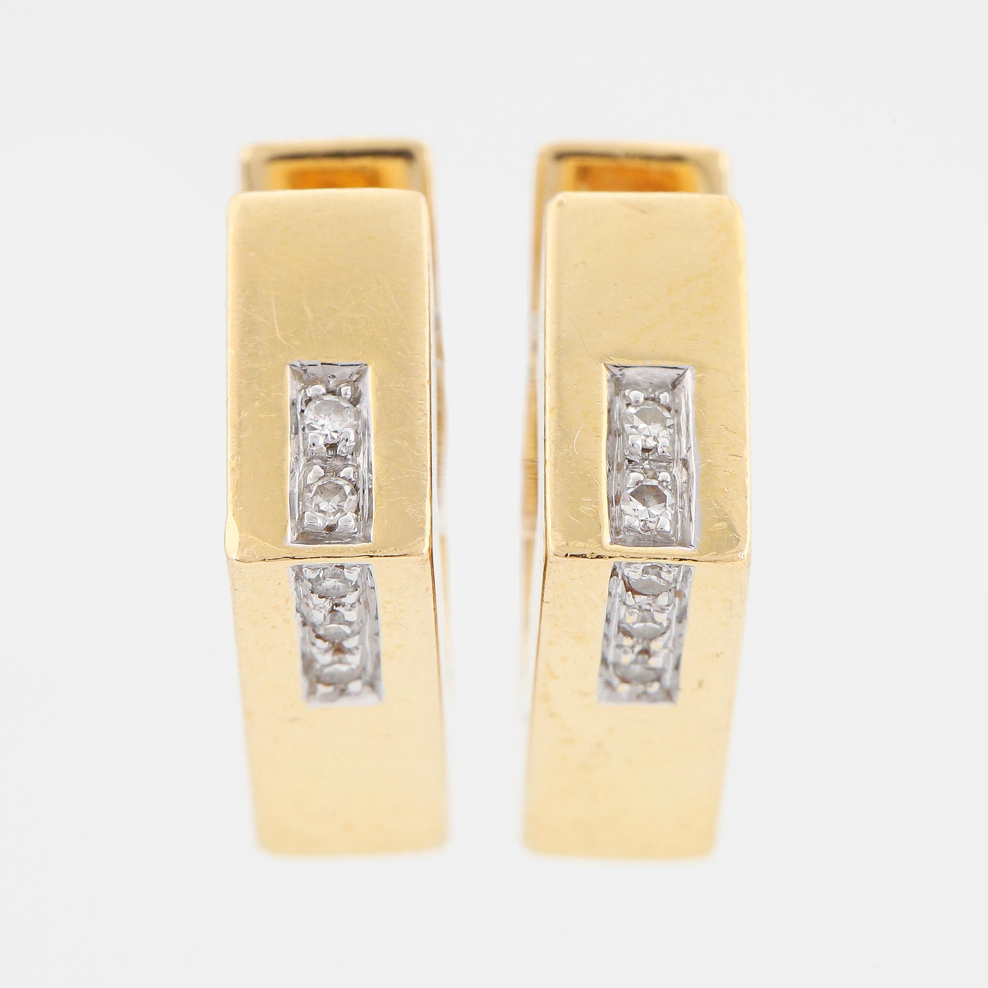 ÖRHÄNGEN, 18K guld med små åttkantslipade diamanter.
