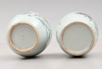 BOJANER, 2 st, porslin, ostindiska, 1900-tal.