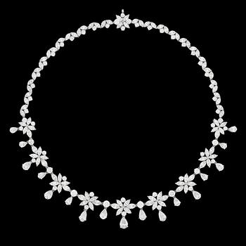 1140. A important drop- navette- and brilliant cut diamond necklace, tot. app. 43 cts.