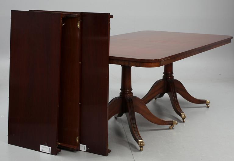 MATSALSMÖBLEMANG, 13 delar, engelsk stil, 1900-talets andra hälft.