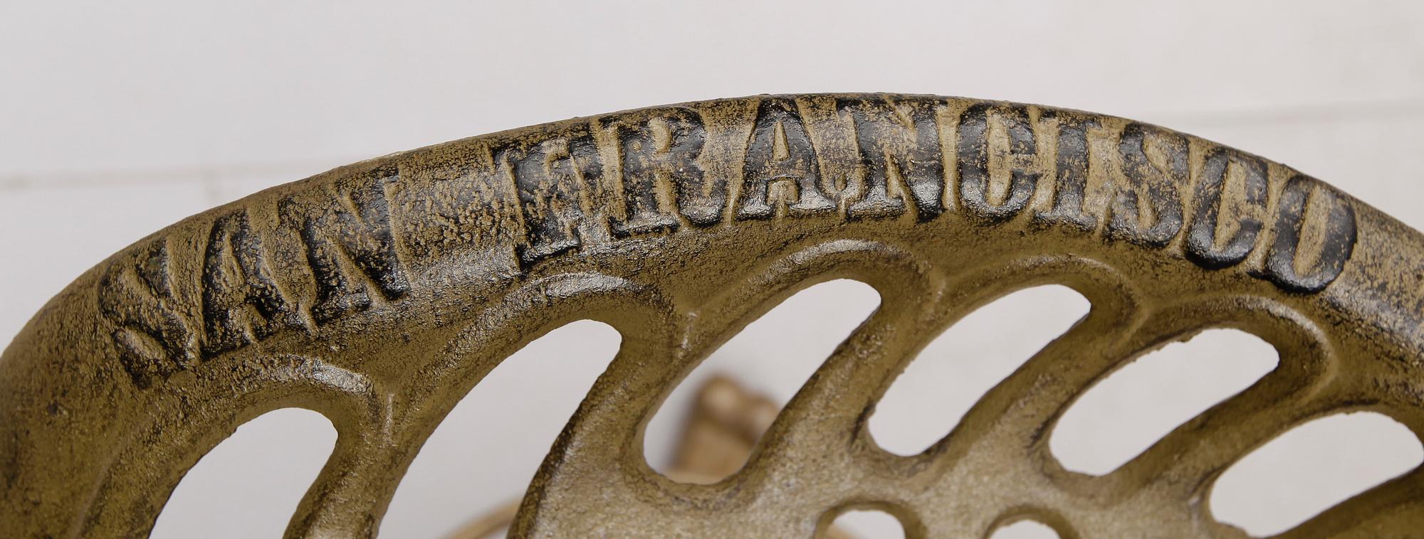 BARSTOLAR, 2 st, gjutjärn, USA, 1900-talets andra hälft.