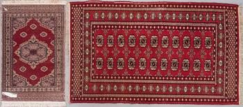 MATTOR, 2 st, orientaliska, ca 163x99 cm, ena Pakistan, ca 95x60 cm.