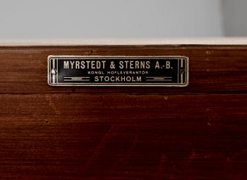 BOKHYLLA, Myrstedt & Sterns, Stockholm, 1900-talets mitt.