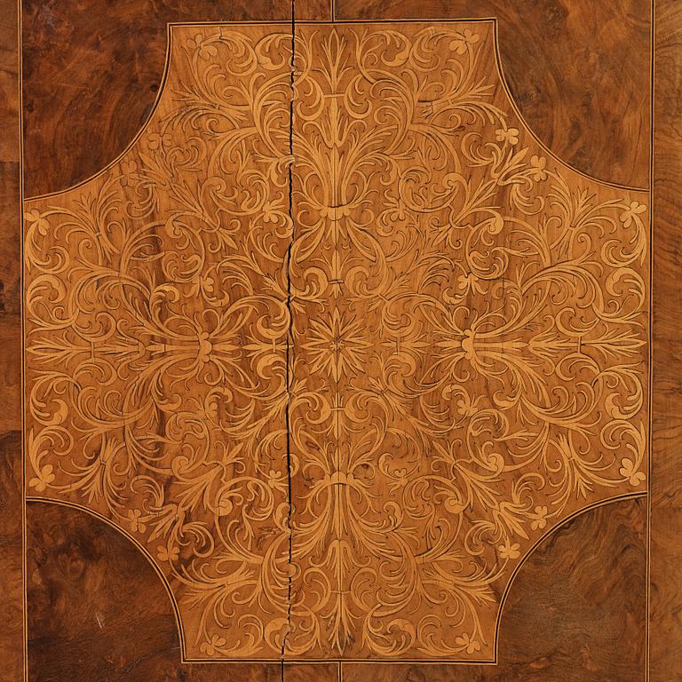 A English William and Mary (Baroque) secretaire.