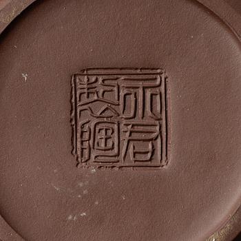 A group of three Chinese yixing teapots, 1960-80s.