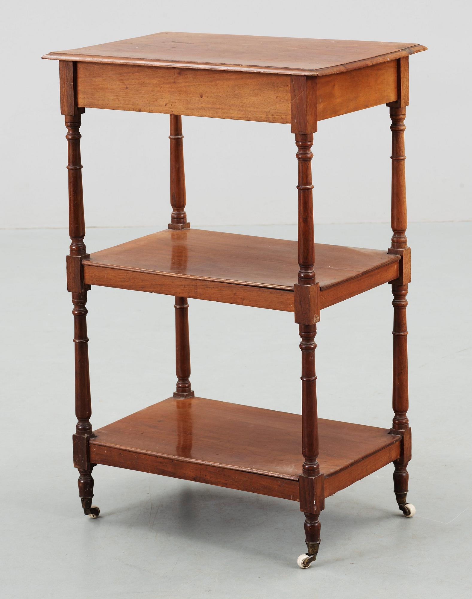 ETAGERE, nyrenässans, 1800-talets slut.