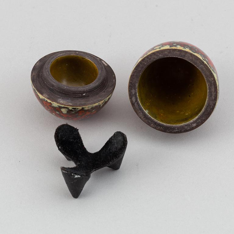 Hans Hedberg, a signed faience egg with stand, Biot, France.