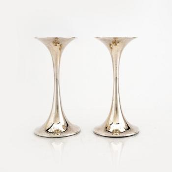 A 20th century pair of silver candel sticks "Trumpetti" marked tapio Wirkkala  2006, Kultakeskus weight 332 grams.