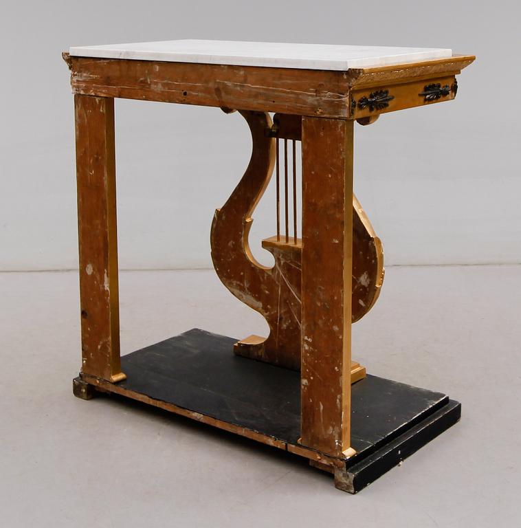 KONSOLBORD, Karl Johan, 1800-talets mitt.